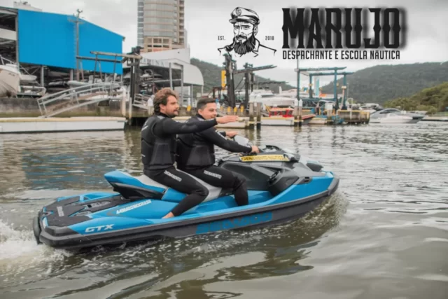 Embarcação com a documentação renovada e em dia com a Marinha pela Marujo
